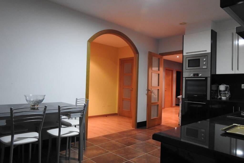 Apartamento De 4 Dormitorios En Camarinas Luaran gambar